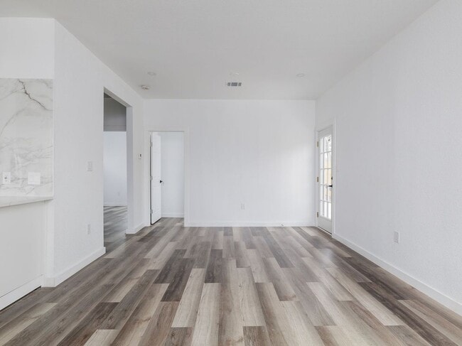 Building Photo - 2308 Santa Maria St
