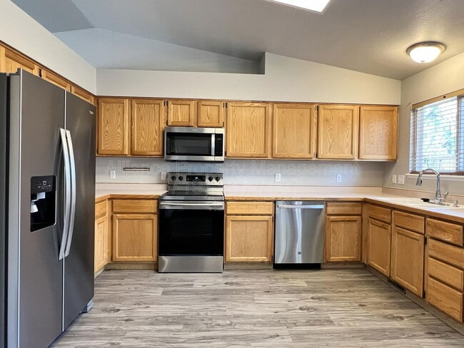 Building Photo - 5851 Granby Hill Dr