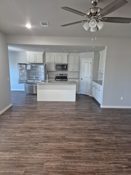 Building Photo - 3909 Bryan Rd