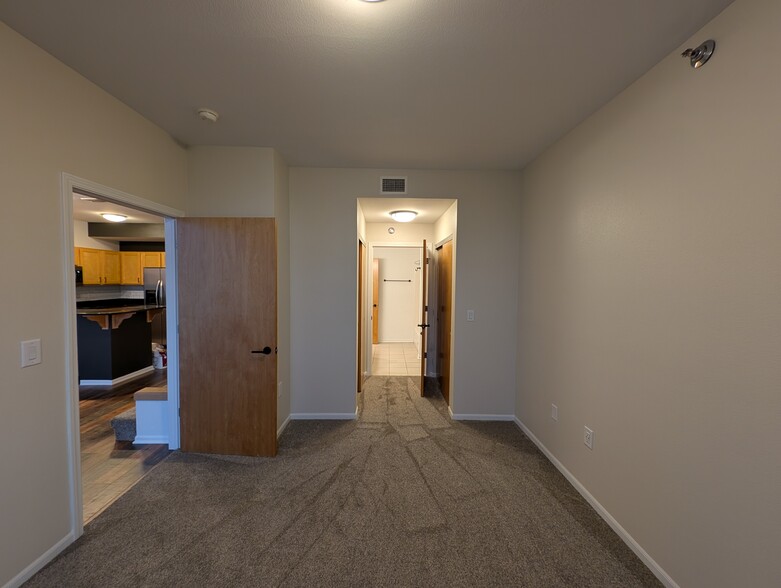 Building Photo - 2121 S Kinnickinnic Ave