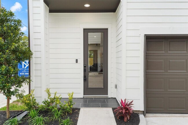 Building Photo - 2131 Blalock Rd