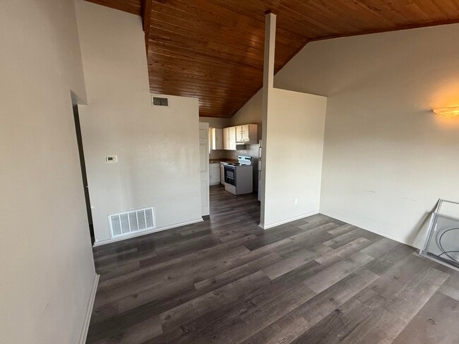 Building Photo - 7401 N Moberly Dr