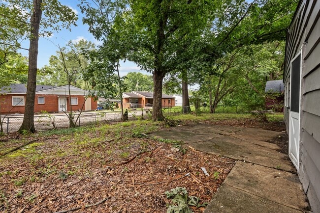 Building Photo - Charming 4 Bedroom, 2 Bathroom house