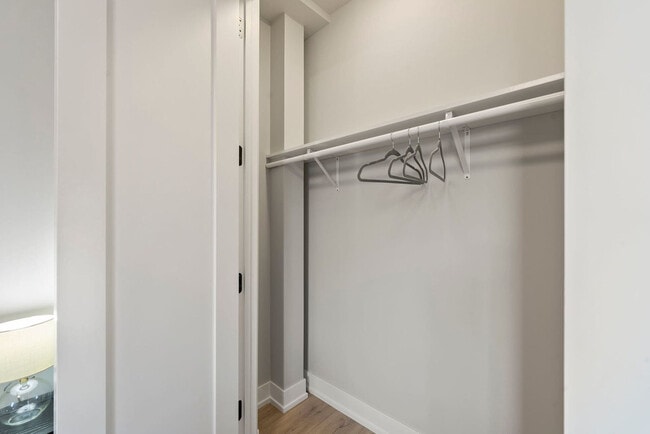 Building Photo - 2344 W Polk St