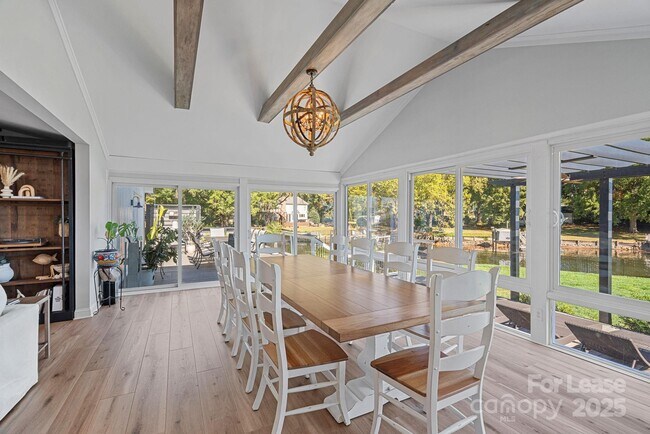 Building Photo - 18026 Whispering Oaks Dr