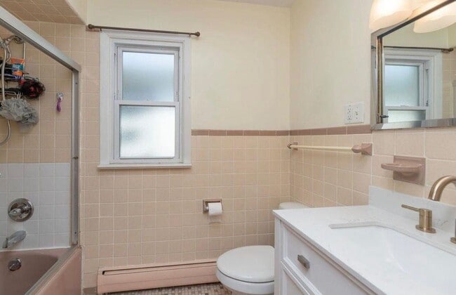 Building Photo - 108 Evergreen St