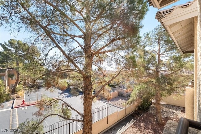 Building Photo - 3320 S Fort Apache Rd