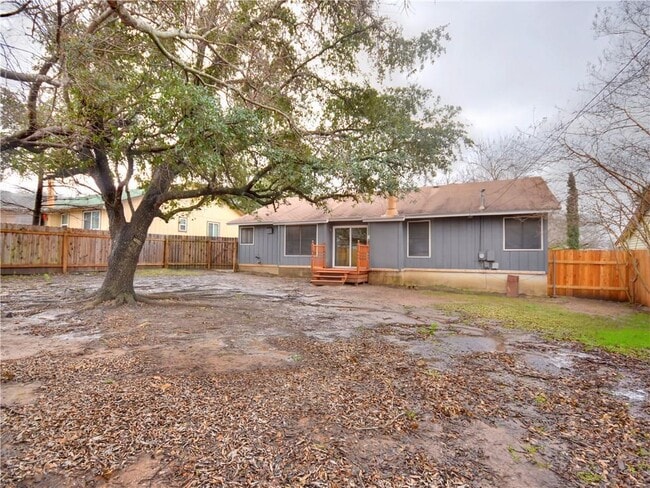 Building Photo - 2203 Frontier Trail