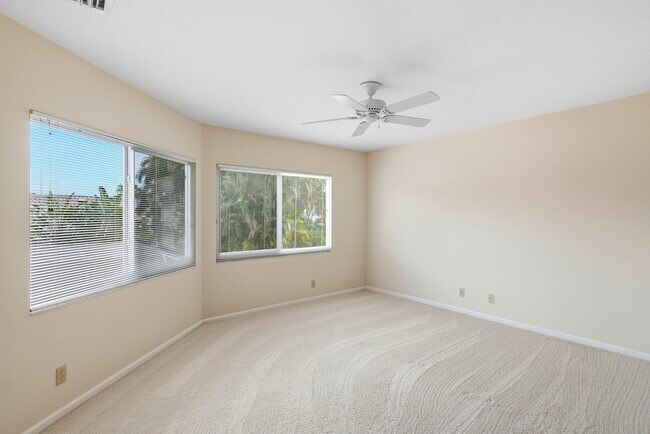 Building Photo - 4720 NW 28th Ave