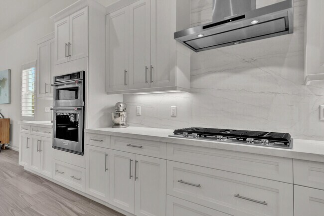 Building Photo - 138 Palma St