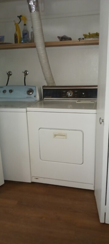 Building Photo - 8708 Woodman Way