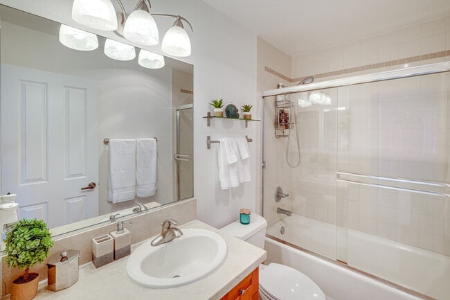 Building Photo - 8540 Via Mallorca Via