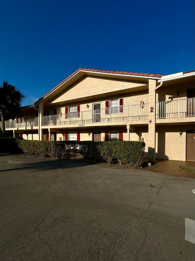 Building Photo - 3738 N University Dr