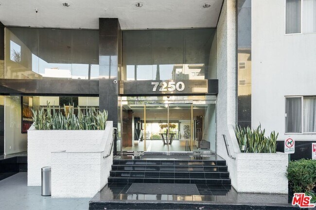 Building Photo - 7250 Franklin Ave
