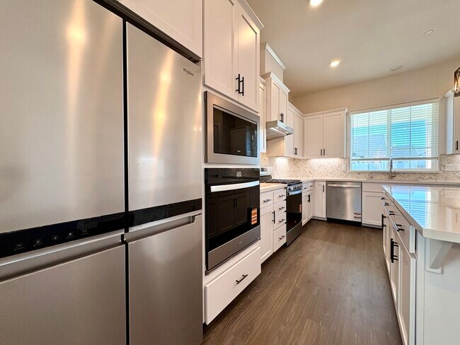 Building Photo - Beautiful 3 Bedroom NEW JMC home for rent in West Roseville!