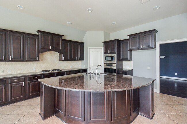 Building Photo - 28803 Davenport Dr