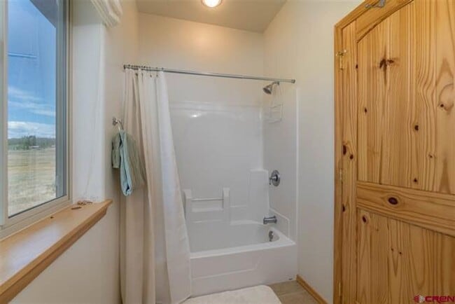 Building Photo - 3-Bedroom Home in Prime Location