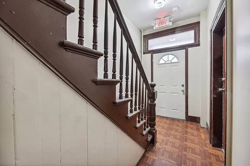 Building Photo - 42 Hudson St