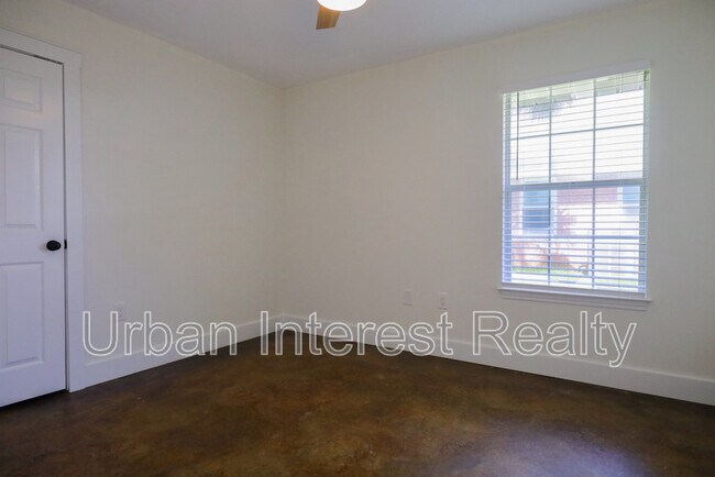 Building Photo - 4658 Sunsail Cir