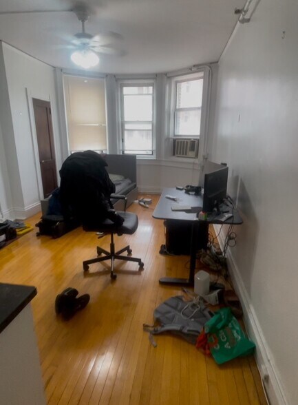 Primary Photo - 73 Westland Ave