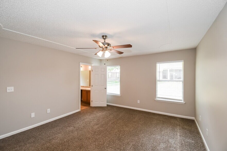 Building Photo - 2904 Cold Creek Blvd
