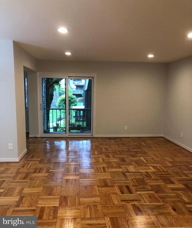 Building Photo - 14 Stonehenge Cir