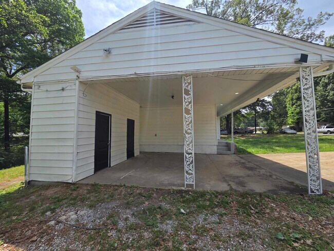 Building Photo - 3992 Ridgedale St