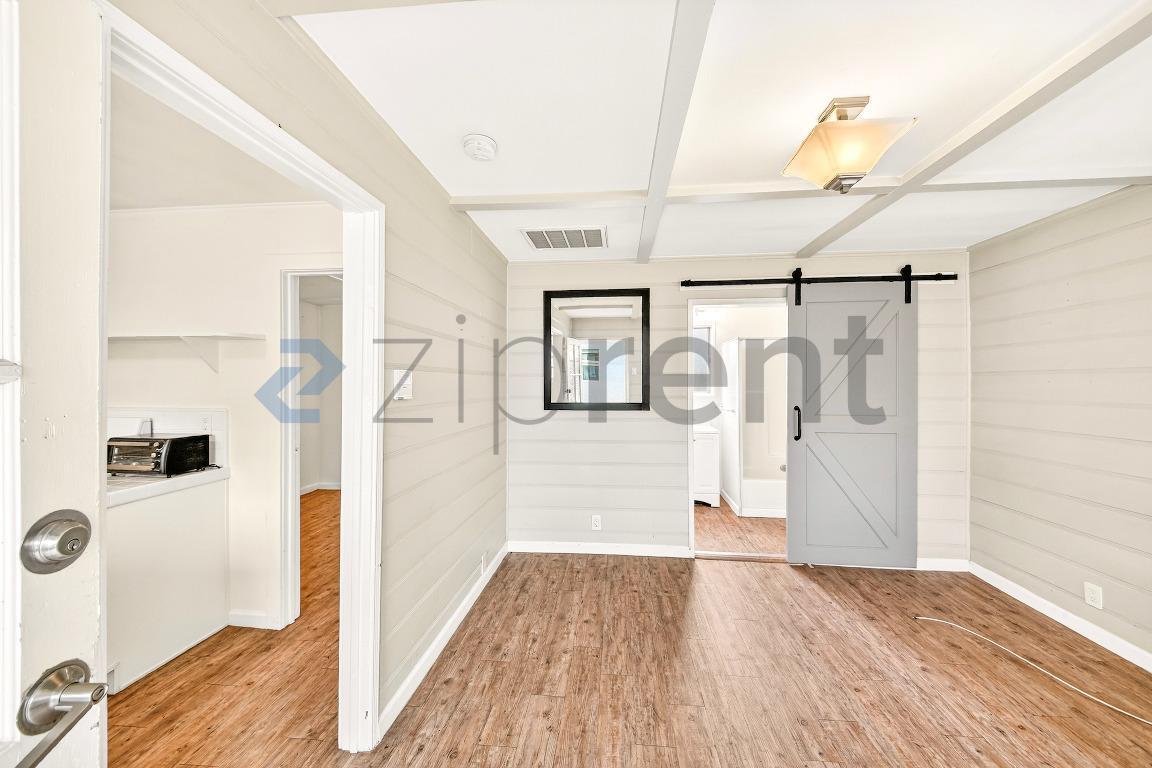 Building Photo - 1113 N Sparks St