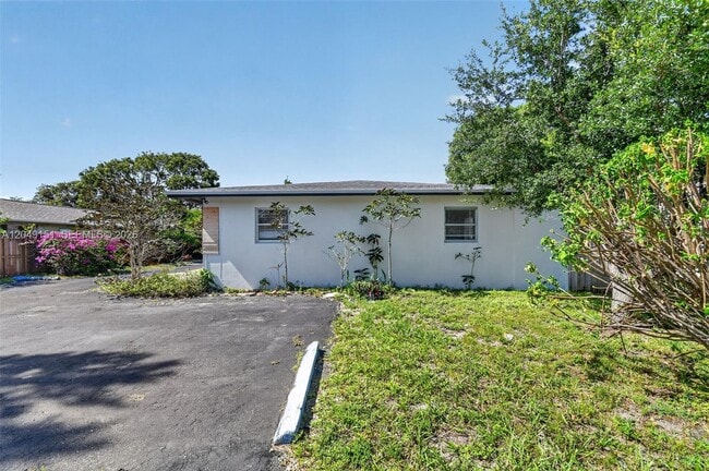 Building Photo - 824 Bayberry Dr