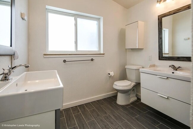 Building Photo - Historic Highlands Gem: Modern Comforts in a Sought-After Neighborhood!