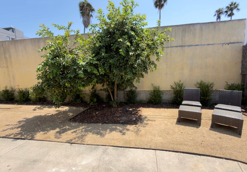 Building Photo - 1266 S Muirfield Rd