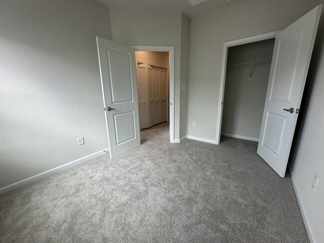 Building Photo - 222 US-1