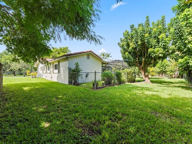 Building Photo - 17223 SW 87th Ave
