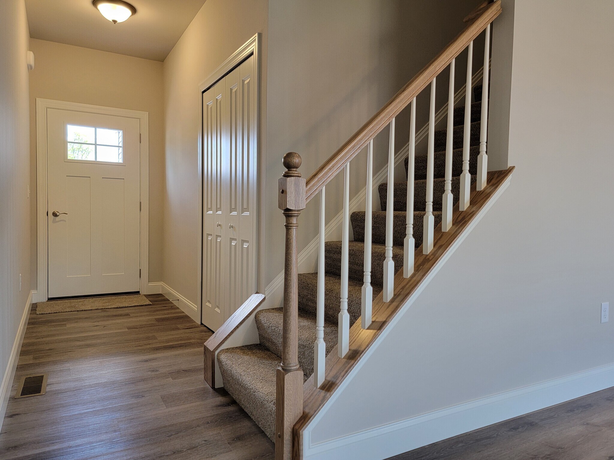 Building Photo - 256 Sage Blvd