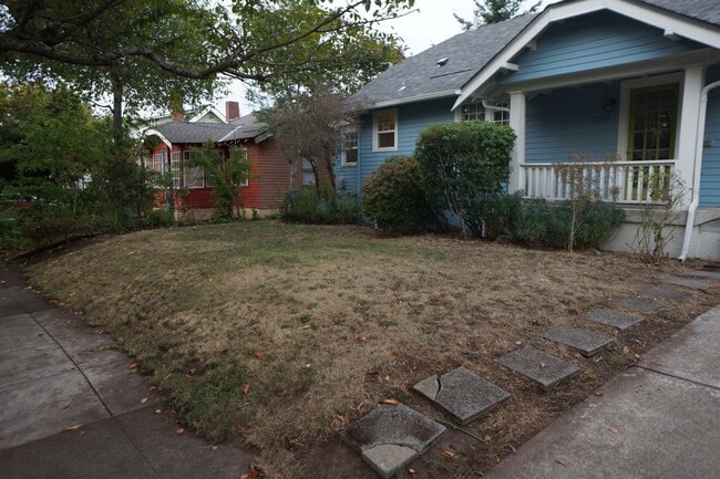 Primary Photo - N.E Rose City Bungalow Pet Friendly
