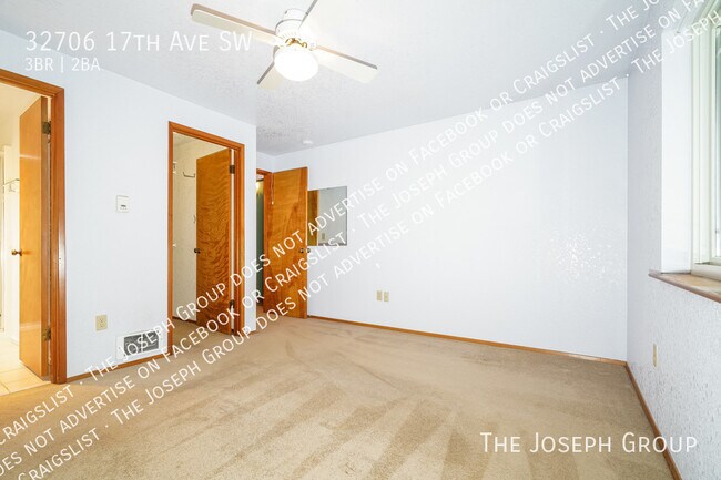 Building Photo - 32706 17th Ave SW