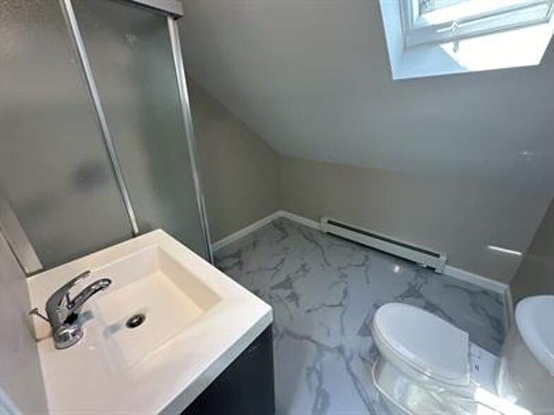 Building Photo - 463 E Main St