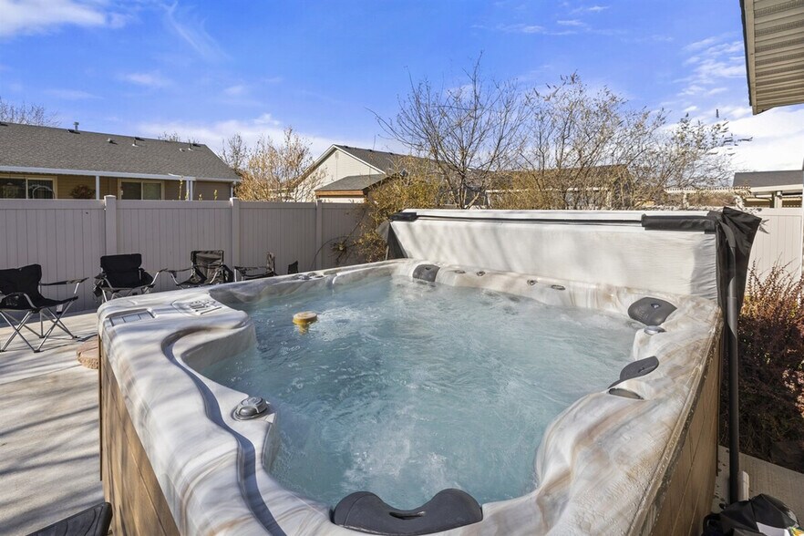 Building Photo - 11163 Silver River Loop