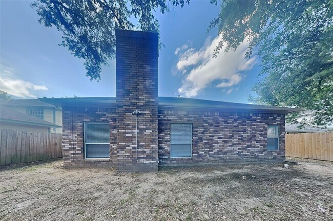 Building Photo - 5607 S Magazine Cir