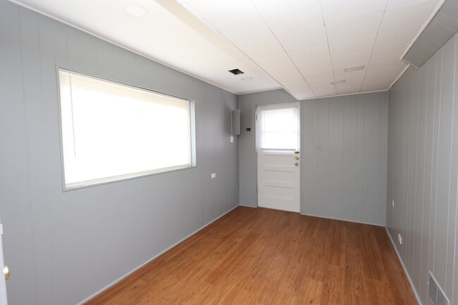 Building Photo - 9622 N Kildare Ave