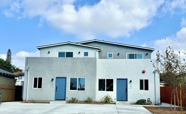 Primary Photo - 3042-3044 J St