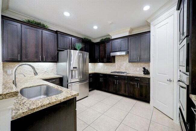 Building Photo - 14470 Summerleaf Ln