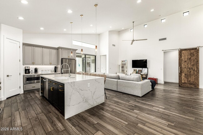 Building Photo - 1831 E Montecito Ave