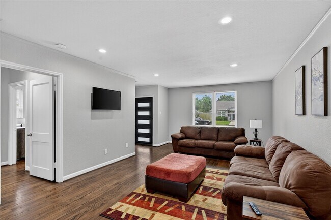 Building Photo - 3863 Arbor St