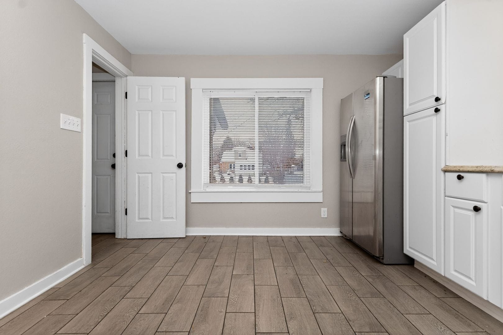 Building Photo - 1631 W Custer Ave