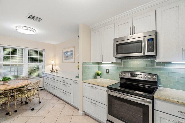 Building Photo - 21 Revere Dr