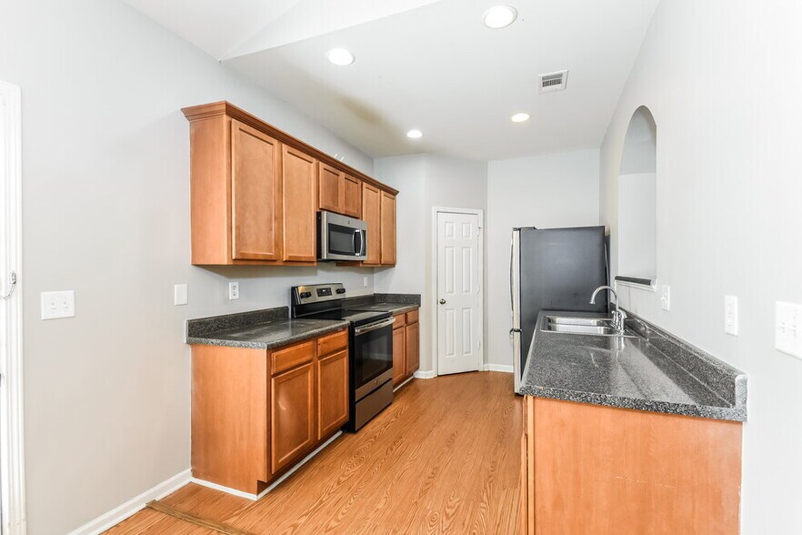 Building Photo - 204 Happy Trail