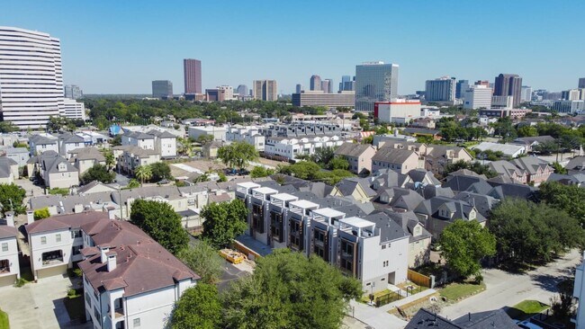 Building Photo - 5634 Dolores St