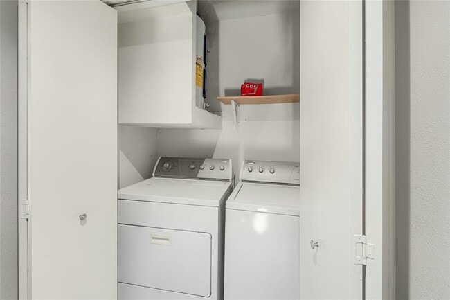 Building Photo - 2002 Millay Dr