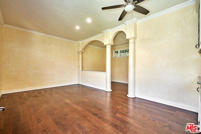Building Photo - 424 N Arden Blvd